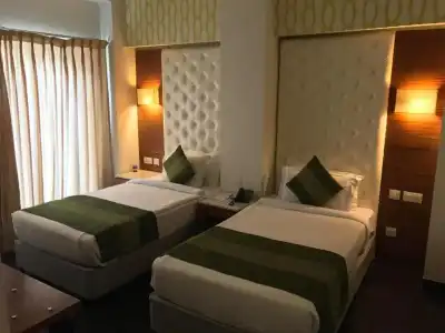 Ivory 32 - 25