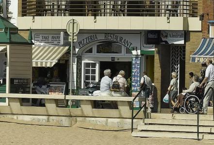 Almirall Apartaments - 11