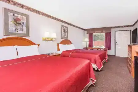 Travelodge By Wyndham Chattanooga Hamilton Place - 3