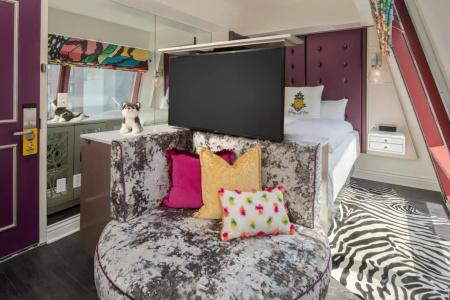 Staypineapple, An Artful, Midtown - 26