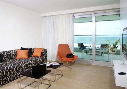 West All Suites - 5
