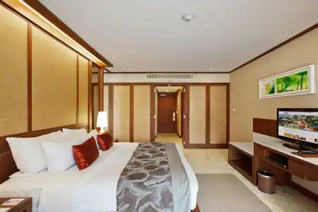 Holiday Inn Resort Phuket - 2