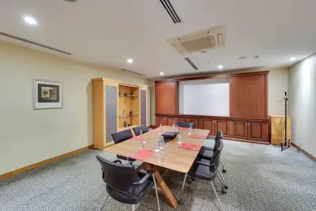 Ramada by Wyndham Old City - 15