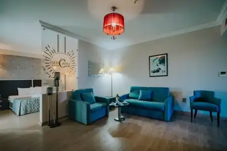 216 Castle - 105