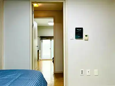 KW Hongdae Line Hostel - 52