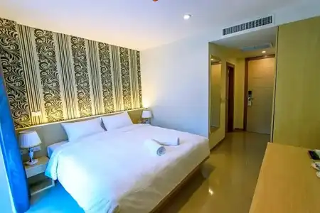 Ocean and Ole Patong - 12