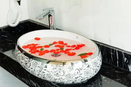 Ruby Luxury - 124