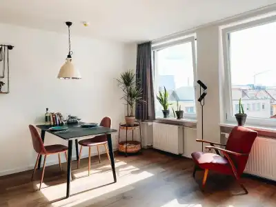 Melter & Apartments - a Neighborhood - 56