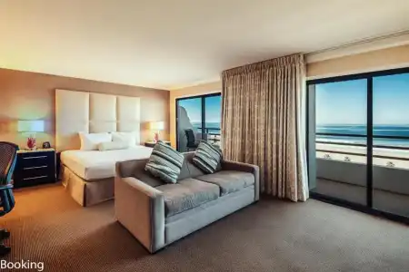 The Waterfront Beach Resort, A Hilton - 77