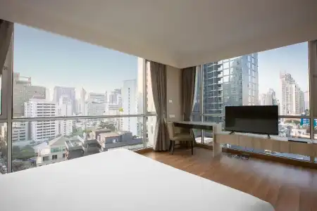 Adelphi Suites Bangkok - 7