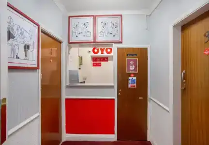 OYO London 24 Sussex - 9