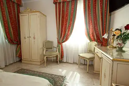 Viktoria Palace - 61