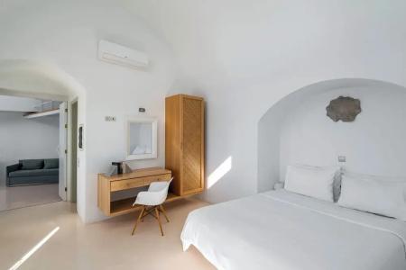 Cliff Side Suites - 111
