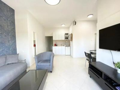 Sea Suites Apartments - 302