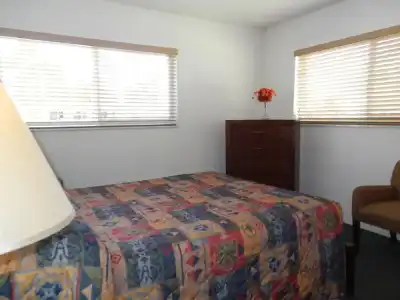 Shell Motel - 141