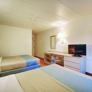Motel 6 Newport, RI - 18