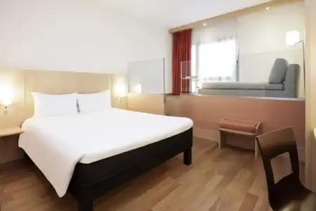 Ibis Sofia Airport - 35