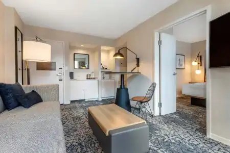 Sheraton Suites Old Town Alexandria - 119