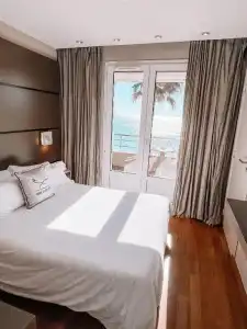 Bor Hôtel & Restaurant - Plage privée - 57
