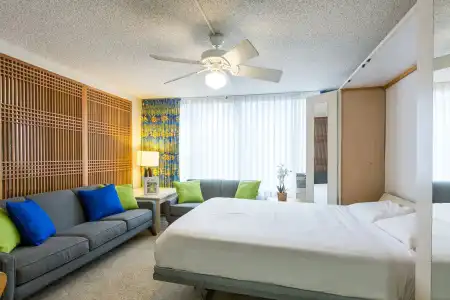 Kuhio Banyan Club - 3