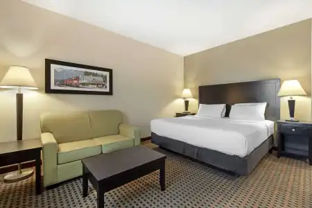 Best Western Pacific Inn - 80