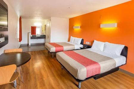 Motel 6 Grand Prairie, TX - Near Six Flags Drive - 42