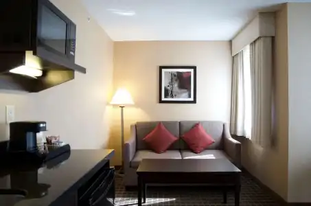 Best Western Plus Burlington Inn & Suites - 81
