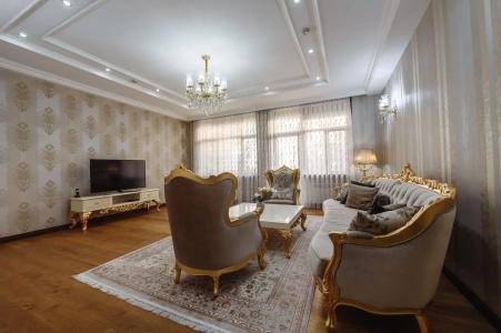 Monday Royal Apart - 147