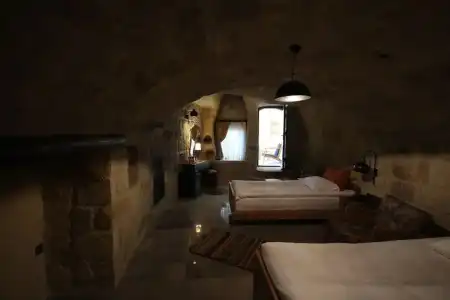 1811 Cave - 39