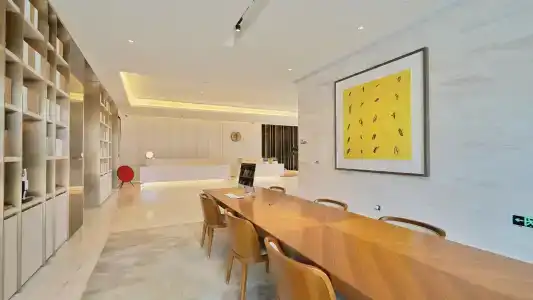 JI Shanghai Hongqiao National Exhibition and Convention Centre Huaxiang Road - 12