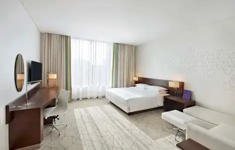Hyatt Place Dubai Baniyas Square - 13