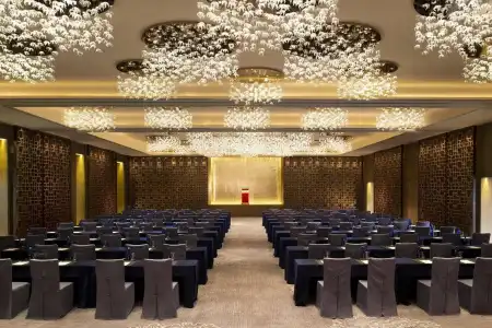 HUALUXE Shanghai Twelve at Hengshan by IHG - 19