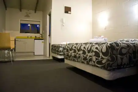 Middlemore Motel - 3