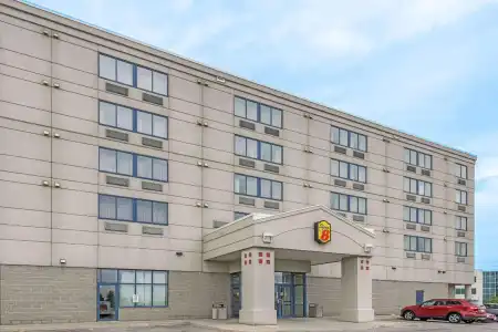 Super 8 Mississauga - 28