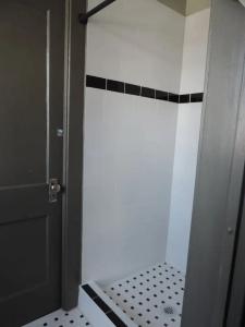 Gardner & Hostel - 93