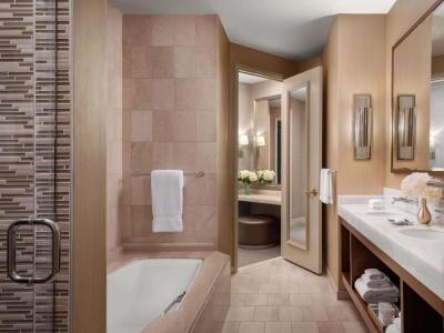 Fairmont Chicago at Millennium Park Gold Experience - 7