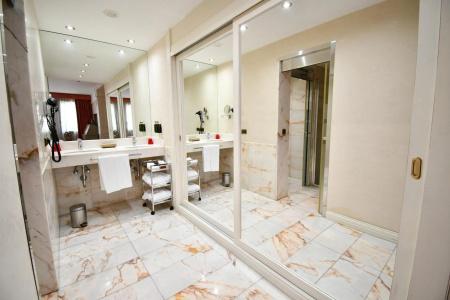 Best Western Premier CMC Girona - 38