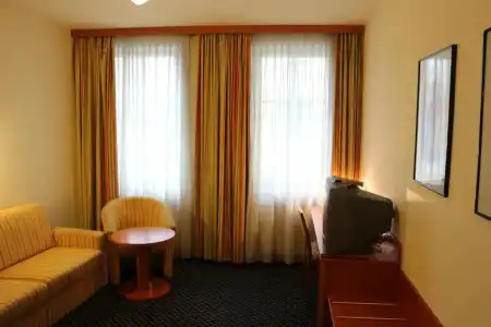 SUITE 900m ZUR OPER - 61
