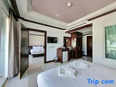 77 Patong & Spa - 53