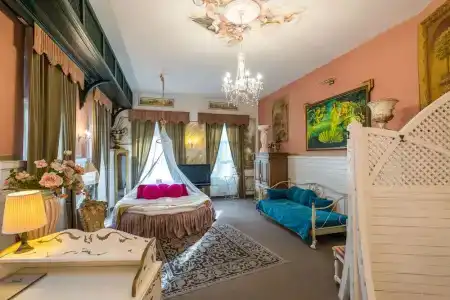 Janus Boutique & Spa - 109