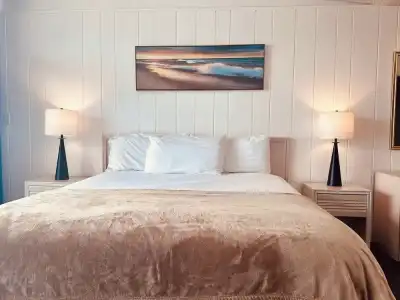 Foghorn Harbor Inn - 39
