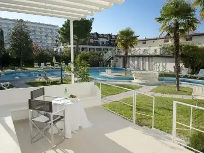 Universal Terme - 14