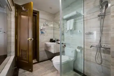 Hanoi Dalvostro Valentino & Spa - 84