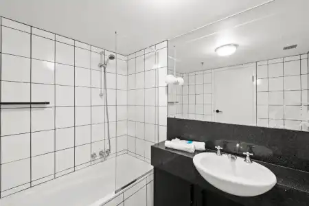 Gemini Court Holiday Apartments - 581