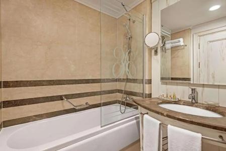 Ramada Plaza by Wyndham - 28