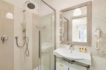 Dreams Guest House - 123