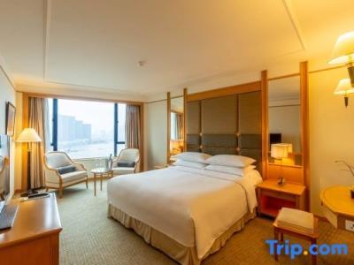 Renaissance Riverside Saigon - 150