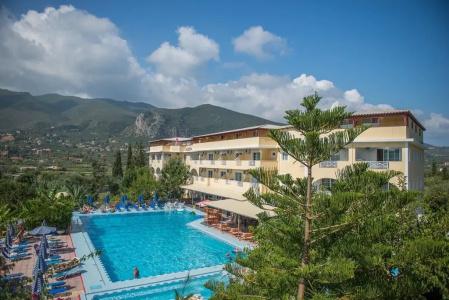Koukounaria & Suites - 12