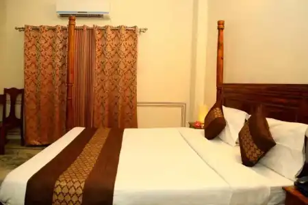 Raghuraj Palace - 59