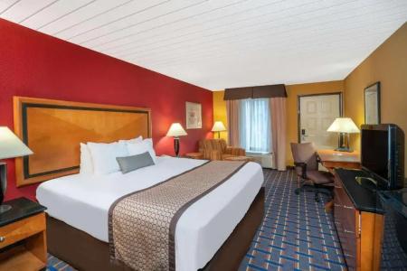 Baymont by Wyndham Knoxville I-75 - 55
